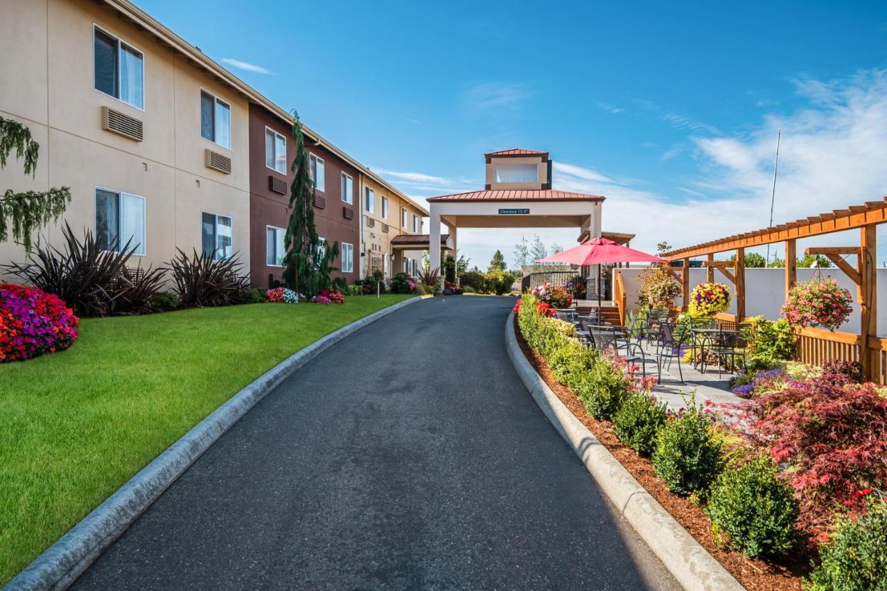 Red Lion Inn & Suites Sequim At Olympic National Park Zewnętrze zdjęcie